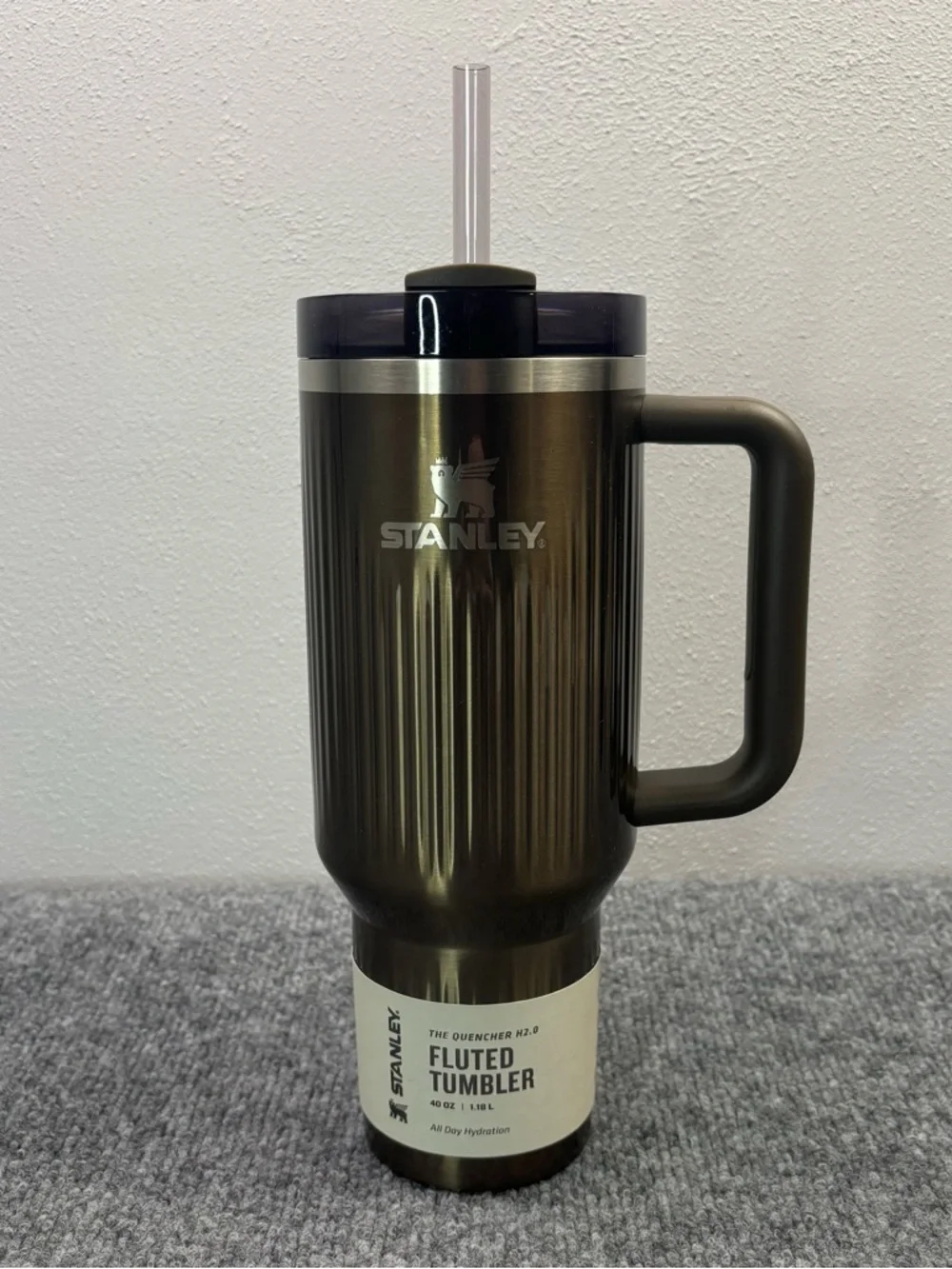 Stanley Metallic Gunmetal Shine H2.0 Quencher Flowstate 40oz Tumbler Limited NEW - Picture 2 of 11
